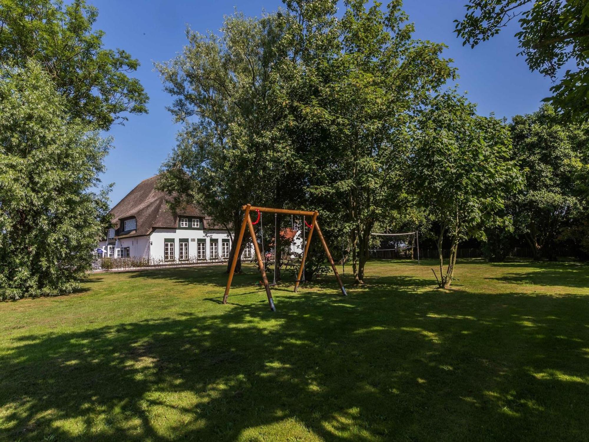 Great Farmhouse in De Cocksdorp with Garden Buitenkant foto